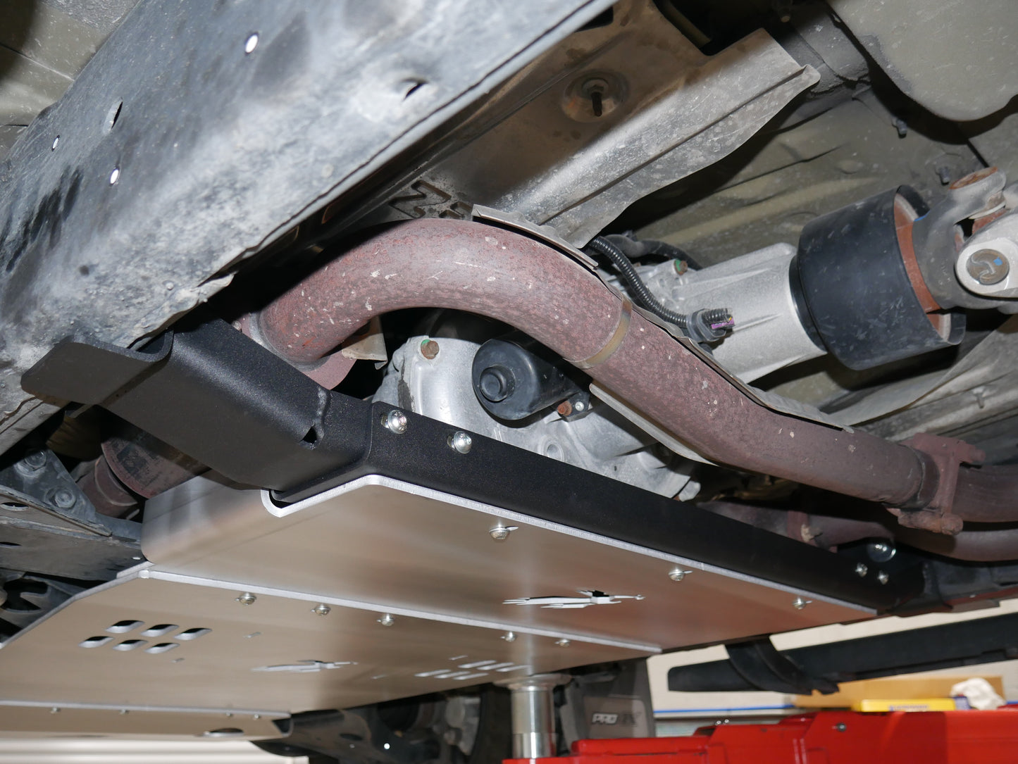 Transfer case skid rear view